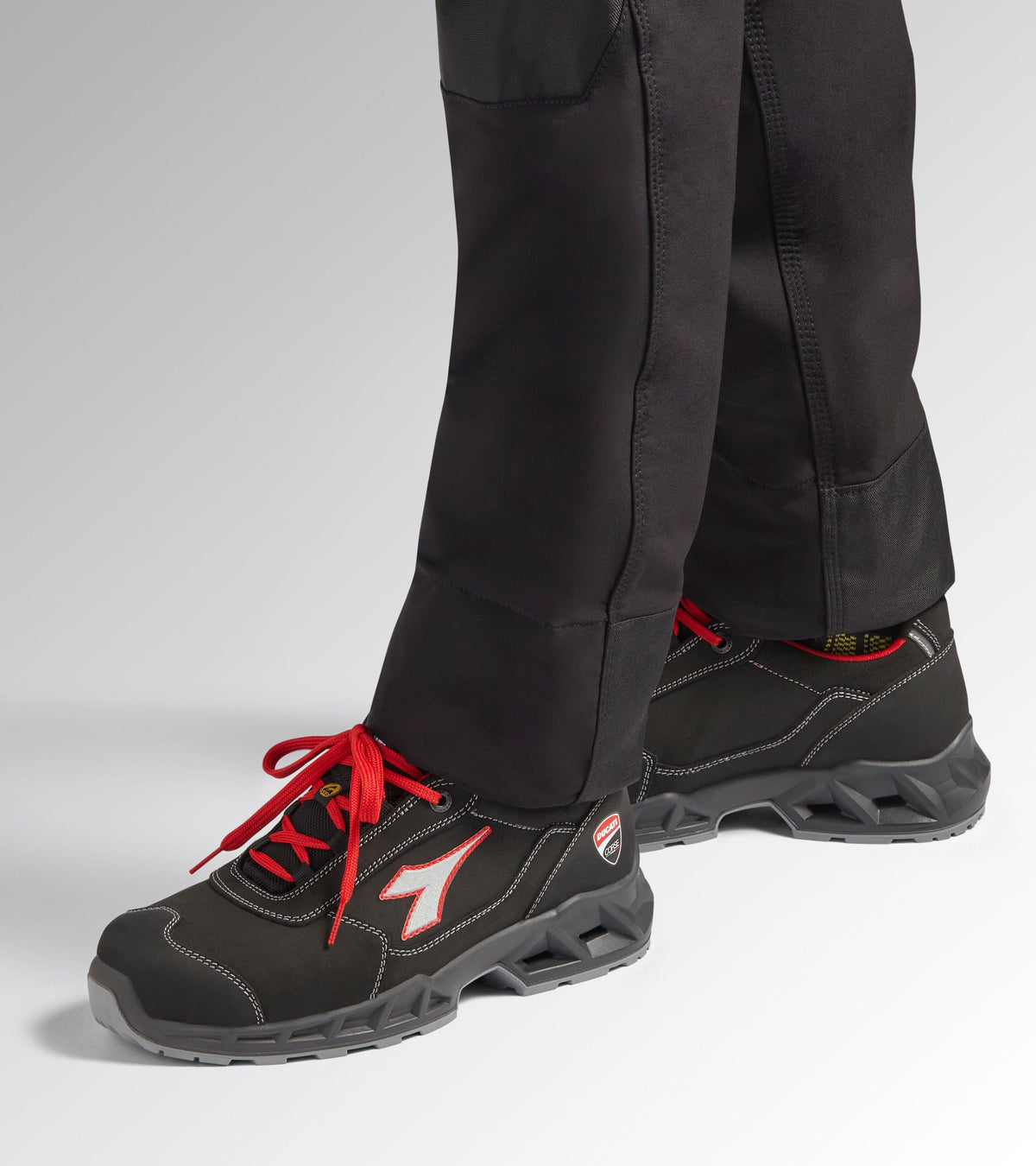 Chaussures de sécurité basses S3S – Diadora Utility Shark Engine Low – photo 2