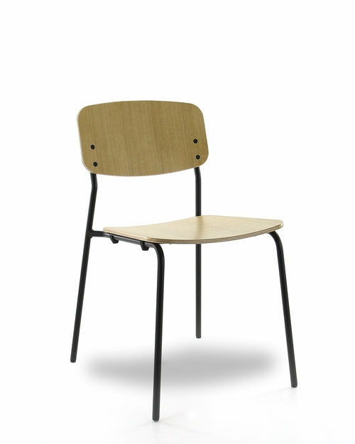 Chaise Pure – placage chêne et métal noir