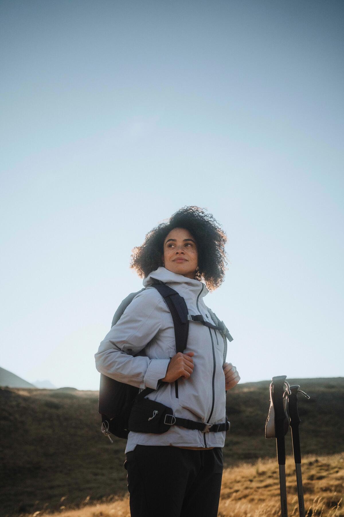 Veste de randonnée imperméable et légère femme – Quechua MH900 – photo 2