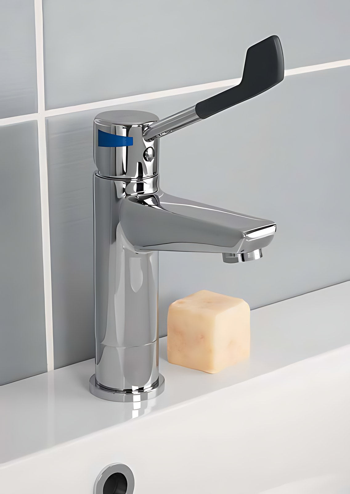 Mitigeur lavabo Mobilita chromé à levier antichoc